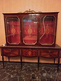 vetrina laccata anni 60