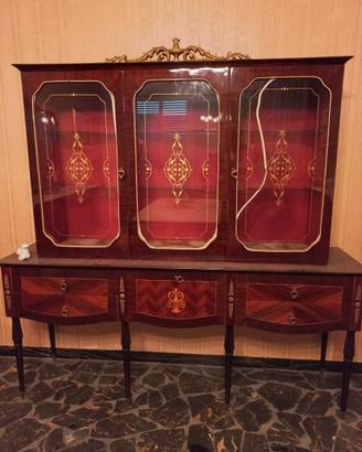vetrina laccata anni 60