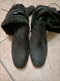 Stivali in velluto sopra il ginocchio