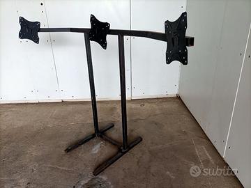 Supporto in ferro per 3 monitor – robusto e stabil