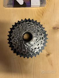 Pacco pignoni sram force 12 v 10-33 + catena red