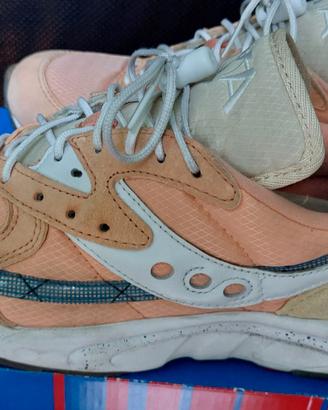 Saucony aya peach 