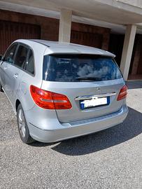 Mercedes B 180