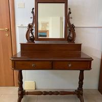 Toeletta Antica in Legno con Specchio