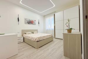 Trilocale ristrutturato con box - Bregnano
