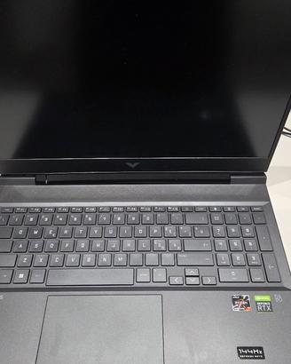 HP victus 16 - schermo rotto