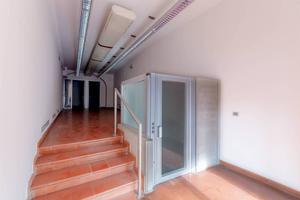 Immobile di 100 m² con 1 locale a Carmignano