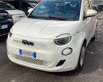Fiat 500 500e Berlina 42 kWh La Prima