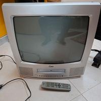 TV LG con telecomando e supporto al muro