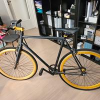 Bicicletta a scatto fisso 