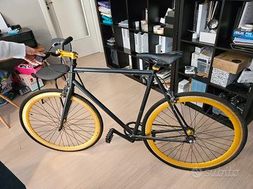 Bicicletta a scatto fisso 
