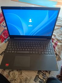 Lenovo usato v15-ada