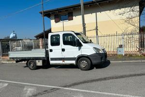 M125 - FURGONE IVECO 35 S E4 DAILY 7 POSTI