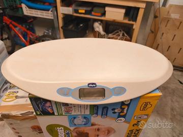 bilancia pesa neonati