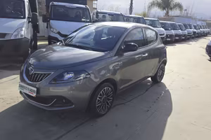 Lancia Ypsilon 1.0 FireFly 5 porte S&S Hybrid Gold