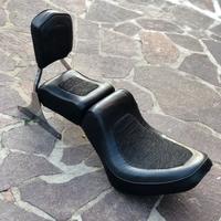 Sella Harley Davidson Softail + sissy bar