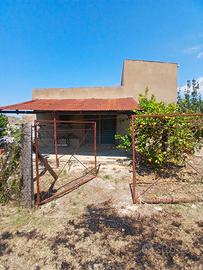 Casa in campagna e terreno