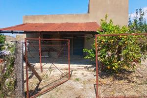 Casa in campagna e terreno