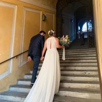 Abito da sposa in chiffon e pizzo