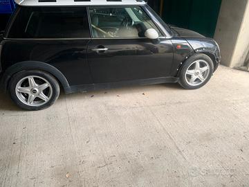Mini One 1600 anno 2004