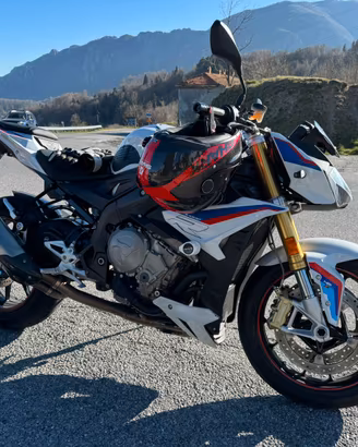 Bmw s1000r