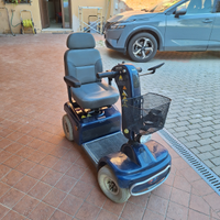 Motorino elettrico per persone anziane