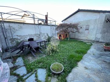 4 LOCALI A VALENZA