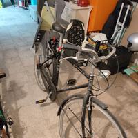 Bicicletta da passeggio con seggiolino anteriore