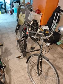 Bicicletta da passeggio con seggiolino anteriore