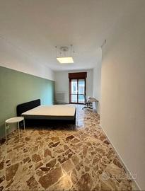 Ampia e luminosa camera matrimoniale ad uso singol