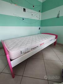 Letto singolo con doghe in legno 