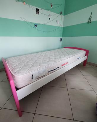 Letto singolo con doghe in legno 