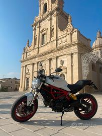 Ducati Monster 797