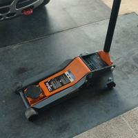 Sollevatore idraulico Beta 3t.