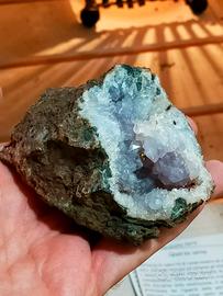 Geode completo di Ametista. (Marocco).
