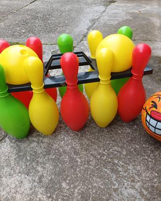 Giochi all'aperto - birilli + palla a solamente