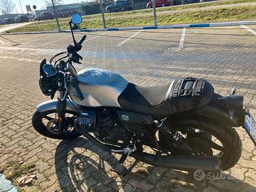 Moto Guzzi V7 - 2022