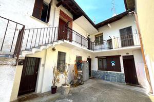 CASA DI CORTE A ALBIZZATE