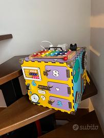 Cubo Sensoriale MONTESSORI Busy Board