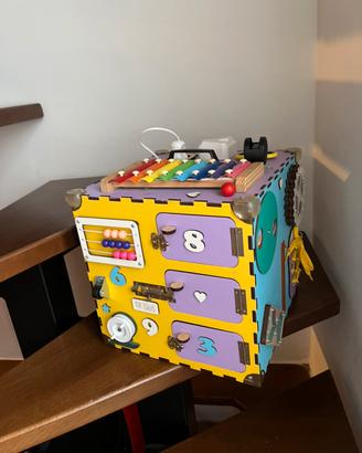 Cubo Sensoriale MONTESSORI Busy Board