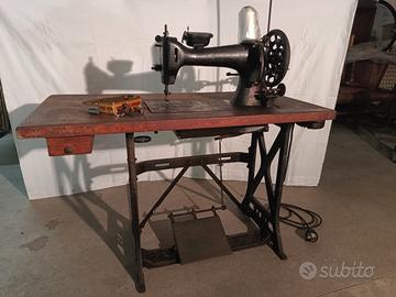 Macchina da cucire industriale ADLER 42-2