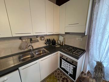 cucina tenuta molto bene