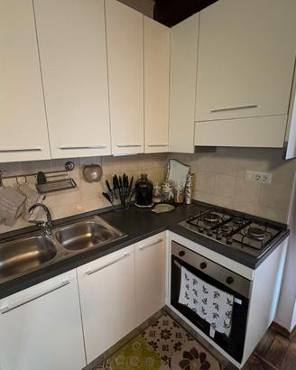 cucina tenuta molto bene
