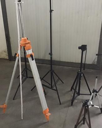 Cavalletti tre piedi per  strumenti da rilevamento
