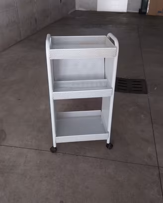 Carrello porta oggetti. 