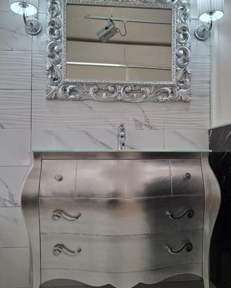 mobile bagno in foglia argento
