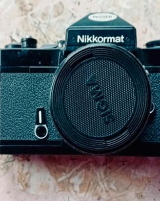 Macchina fotografica Nikon Nikkormat FT2 anni ‘70