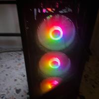 pc da gaming compreso mouse e tastiera e monitor