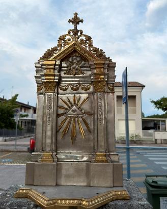 Antico Tronetto eucaristico