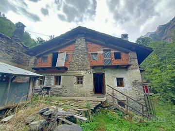 RHEMES-SAINT-GEORGES Frazione Sarral